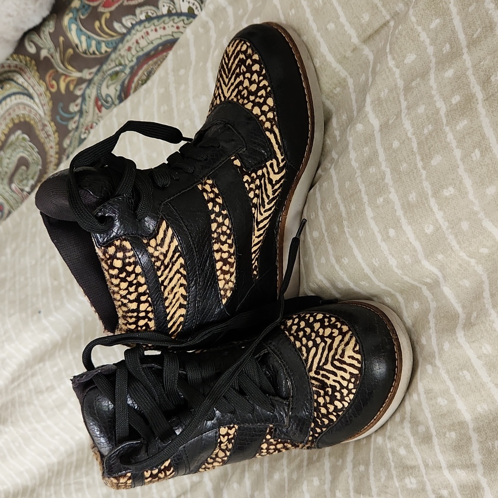 Jeff Campbell, high tops